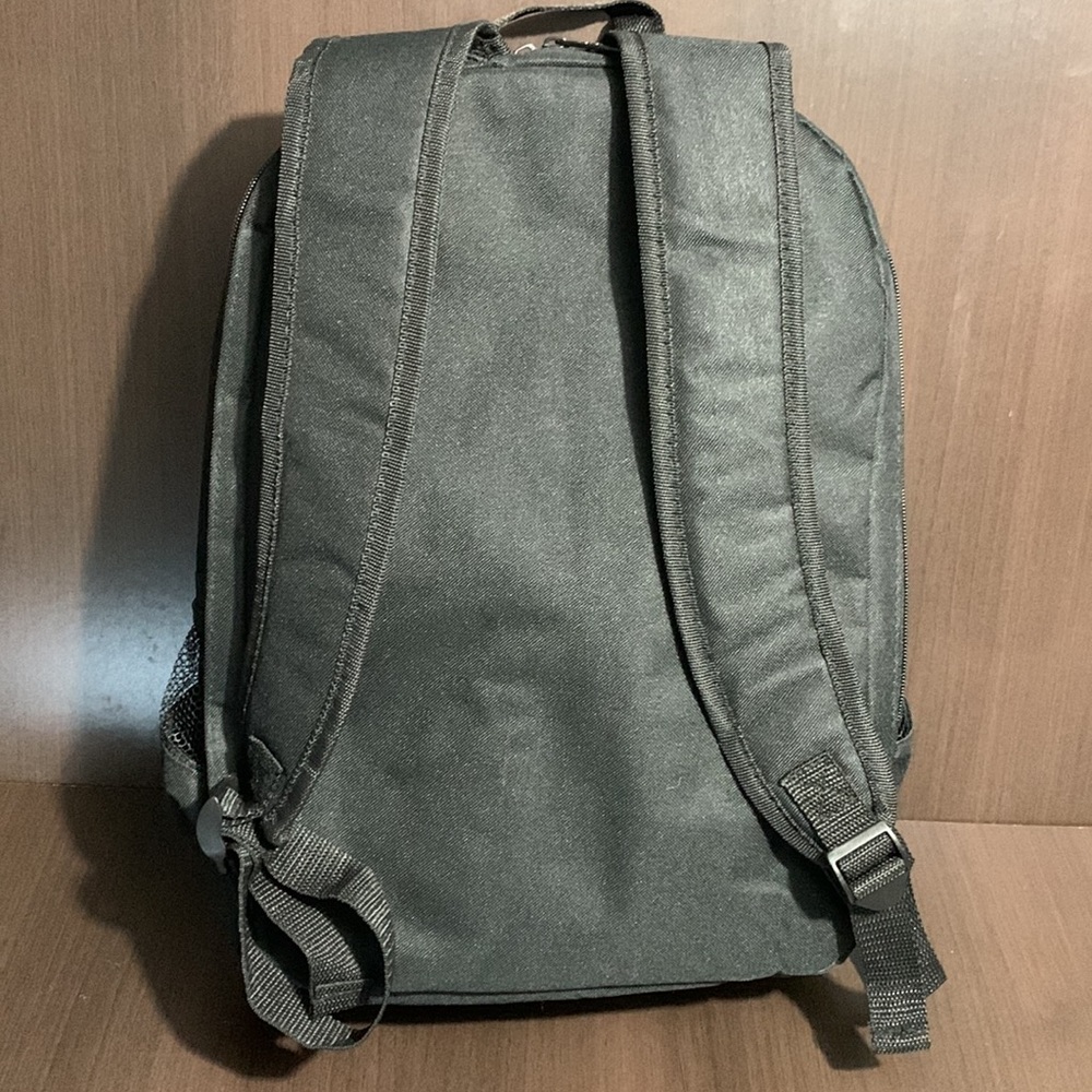 Backpack - Picture 2 of 5